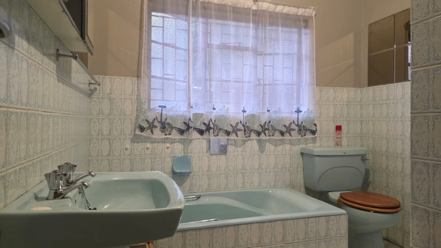 4 Bedroom Property for Sale in Geelhoutpark North West